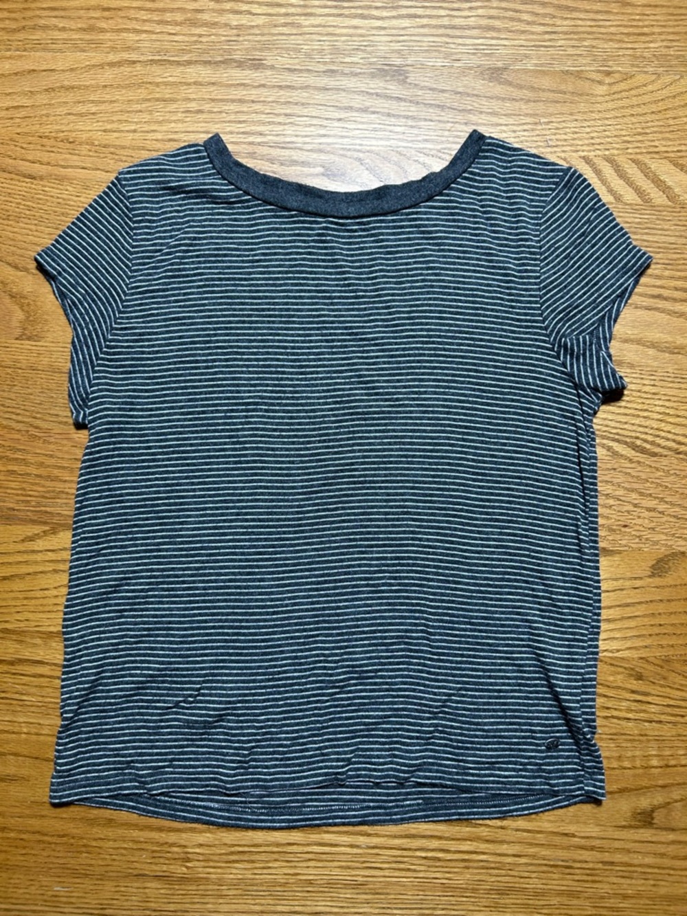 Women’s American Eagle Soft and Sexy Striped Cropped Shirt Size XS